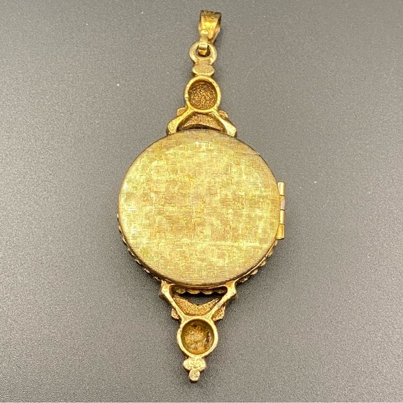 Vintage Victorian Style Crème perfume Pendant - Picture 3 of 6